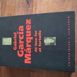 Billede af bogen At leve for at fortælle. Erindringer 