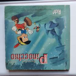 Billede af bogen Eventyret om Pinocchio.Richs Samlealbum.