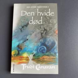 Billede af bogen Den hvide død. Den hvide Præstinde 5