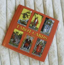 Billede af bogen Tarot Cards