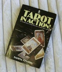 Billede af bogen Tarot in action