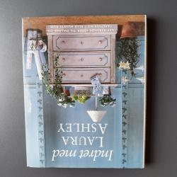 Billede af bogen Indret med Laura Ashley Billede af bogen Indret med Laura Ashley