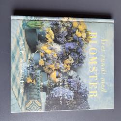 Billede af bogen Året rundt med blomster