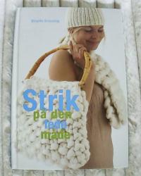 Billede af bogen Strik - på den fede måde Billede af bogen Strik - på den fede måde