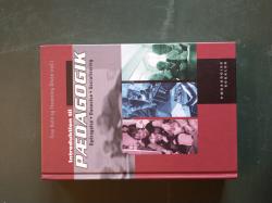 Billede af bogen Introduktion til pædagogik - opdragelse, dannelse socialisering