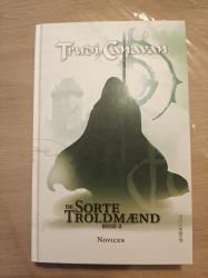 Billede af bogen De sorte troldmænd - Bind 2 - Novicen