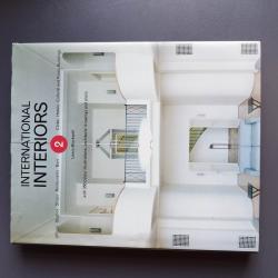 Billede af bogen International Interiors.