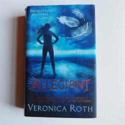 Billede af bogen Allegiant