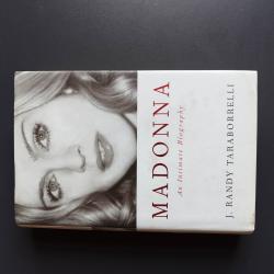 Billede af bogen Madonna. An Intimite Biography. Billede af bogen Madonna. An Intimite Biography.