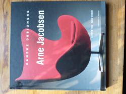 Billede af bogen Danske designere - Arne Jacobsen