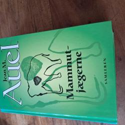 Billede af bogen Mammutjægerne Billede af bogen Mammutjægerne