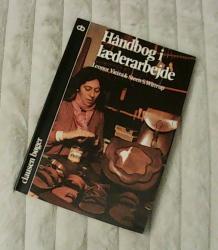 Billede af bogen Håndbog i læderarbejde