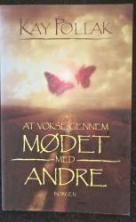 Billede af bogen At vokse gennem mødet med de andre