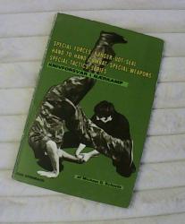 Billede af bogen Knivforsvar i nærkamp