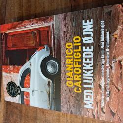 Billede af bogen Med lukkede øjne Billede af bogen Med lukkede øjne