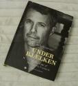 Billede af bogen Under bjælken - Et portræt af Kronprins Frederik