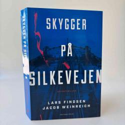 Billede af bogen Skygger på Silkevejen - Krimi- Roman Billede af bogen Skygger på Silkevejen - Krimi- Roman