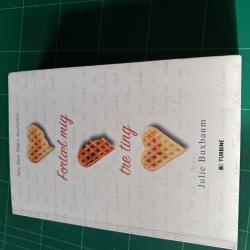 Billede af bogen Fortæl mig tre ting Billede af bogen Fortæl mig tre ting