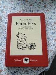 Billede af bogen Peter plys fortælling om en lille bjørn  Billede af bogen Peter plys fortælling om en lille bjørn