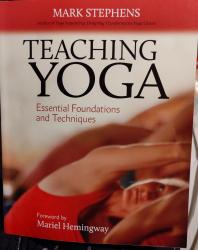 Billede af bogen Teaching Yoga. Essential Foundations and Techniques 