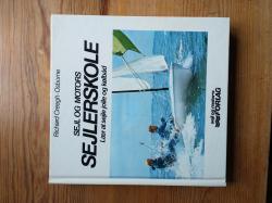 Billede af bogen Sejl og motors sejlerskole - lær at sejle jolle og kølbåd