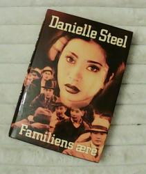 Billede af bogen Familiens ære