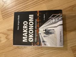Billede af bogen Makroøkonomi - videregående uddannelser