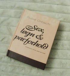 Billede af bogen Sex, løgn & parforhold - Forføreriske fortællinger om terapi Billede af bogen Sex, løgn & parforhold - Forføreriske fortællinger om terapi