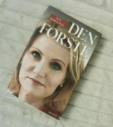 Billede af bogen Den første - En samtale med Helle Thorning-Schmidt