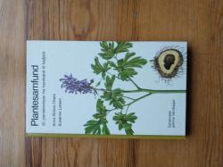 Billede af bogen Plantesamfund - 20 plantebeotoper fra havstrand til højfjeld Billede af bogen Plantesamfund - 20 plantebeotoper fra havstrand til højfjeld