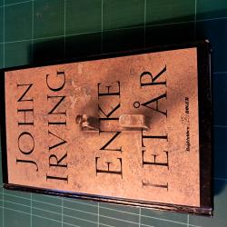 Billede af bogen Enke i et år Billede af bogen Enke i et år