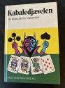 Billede af bogen Kabaledjævelen. 300 kabaler og varianter Billede af bogen Kabaledjævelen. 300 kabaler og varianter