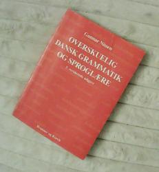 Billede af bogen Overskuelig dansk grammatik og sproglære Billede af bogen Overskuelig dansk grammatik og sproglære
