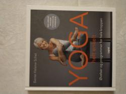 Billede af bogen Yoga helt enkelt - Øvelser og programmer for hele kroppen Billede af bogen Yoga helt enkelt - Øvelser og programmer for hele kroppen