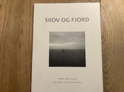 Billede af bogen Skov og fjord (Med dedikation) Billede af bogen Skov og fjord (Med dedikation)