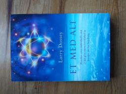 Billede af bogen Et med alt Billede af bogen Et med alt