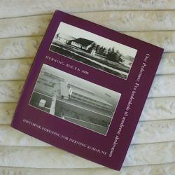 Billede af bogen Herning-bogen 2000 - Fra hedeskole til moderne skolevæsen Billede af bogen Herning-bogen 2000 - Fra hedeskole til moderne skolevæsen