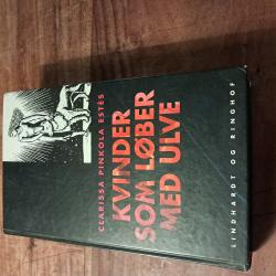 Billede af bogen Kvinder som løber med ulve Billede af bogen Kvinder som løber med ulve