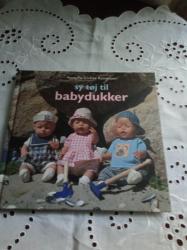 Billede af bogen Sy tøj til babydukker Billede af bogen Sy tøj til babydukker