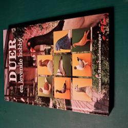Billede af bogen DUER, en levende hobby. Billede af bogen DUER, en levende hobby.