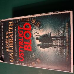 Billede af bogen Ustyrligt blod Billede af bogen Ustyrligt blod