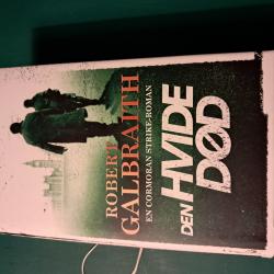 Billede af bogen Den hvide død. En Cormoran Strike-roman.