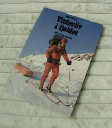 Billede af bogen Vinterliv i fjeldet - På ski og snesko