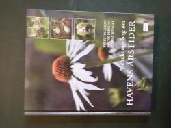 Billede af bogen Aschehougs bog om havens årstider