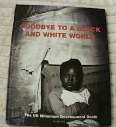 Billede af bogen Goodbye to a black and white world