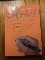 Billede af bogen SKRIV - gode tekster er lette at skrive