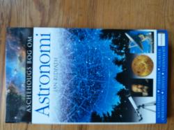 Billede af bogen Aschehougs bog om astronomi