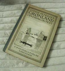 Billede af bogen Grønland i hverdag og fest