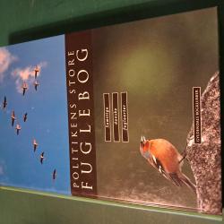 Billede af bogen Politikens store fuglebog