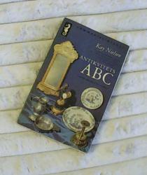 Billede af bogen Antikvitets ABC
